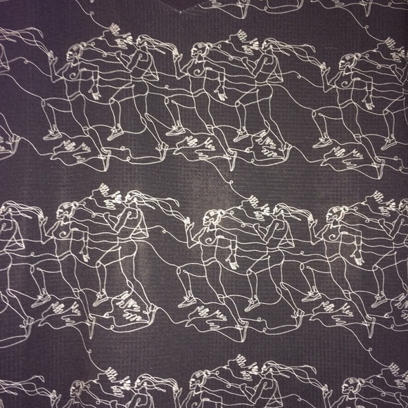 Oiselle running shirt size medium NWOT - Picture 2 of 5